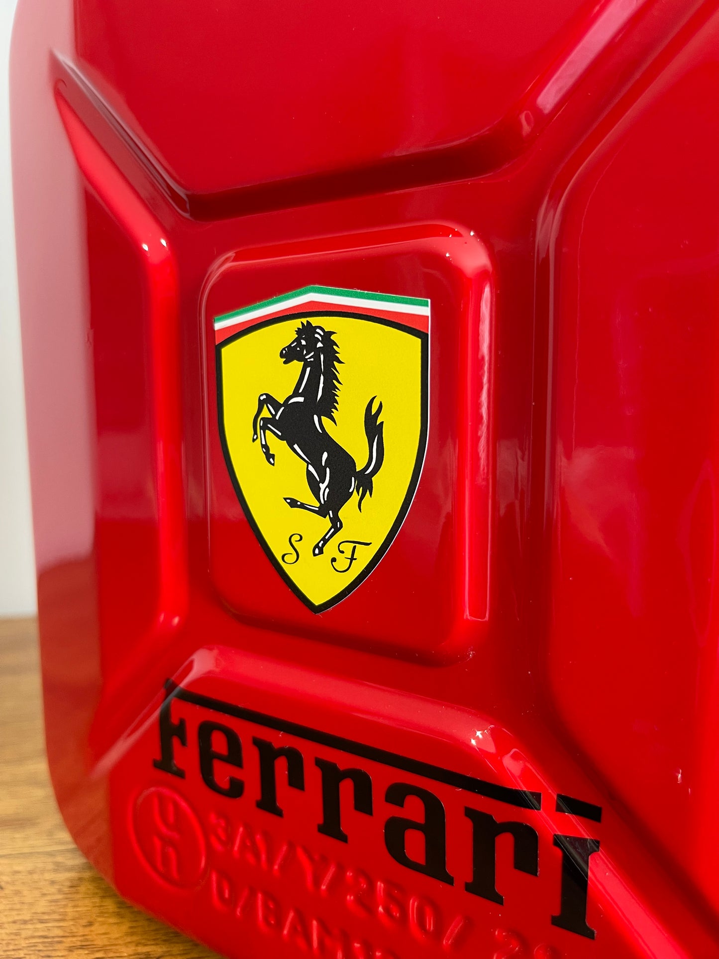 JERRICAN FERRARI (1/3 EXEMPLAIRES)