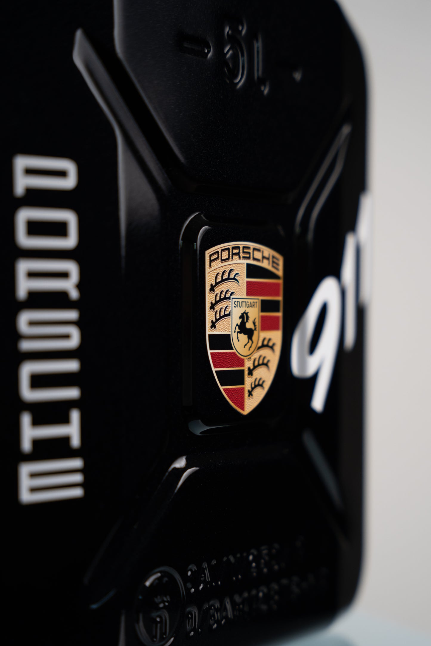 JERRICAN PORSCHE 911                 (2/3 EXEMPLAIRES)
